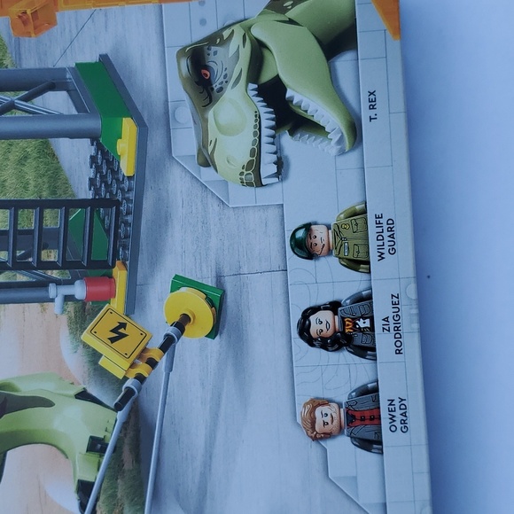 Lego Jurassic World T Rex Dinosaur Breakout 76944 - 140 Pcs New in Box RETIRED - Picture 7 of 8